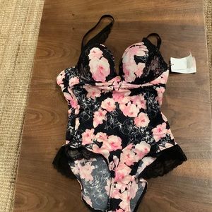 Jessica Simpson lingerie